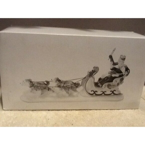 Dept 56 Snow Village - Snow Carnival King & Queen - Picture 8 of 8